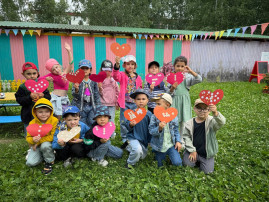 На фото воспитанники с символом Дня семьи На фото воспитанники с символом Дня семьи.